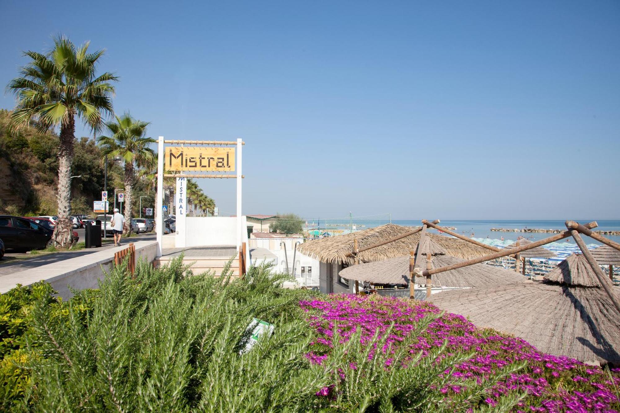 Hotel Mistral Termoli Extérieur photo