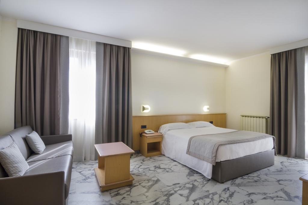 Hotel Mistral Termoli Extérieur photo