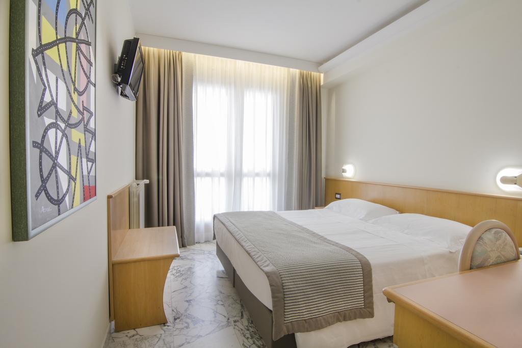 Hotel Mistral Termoli Extérieur photo